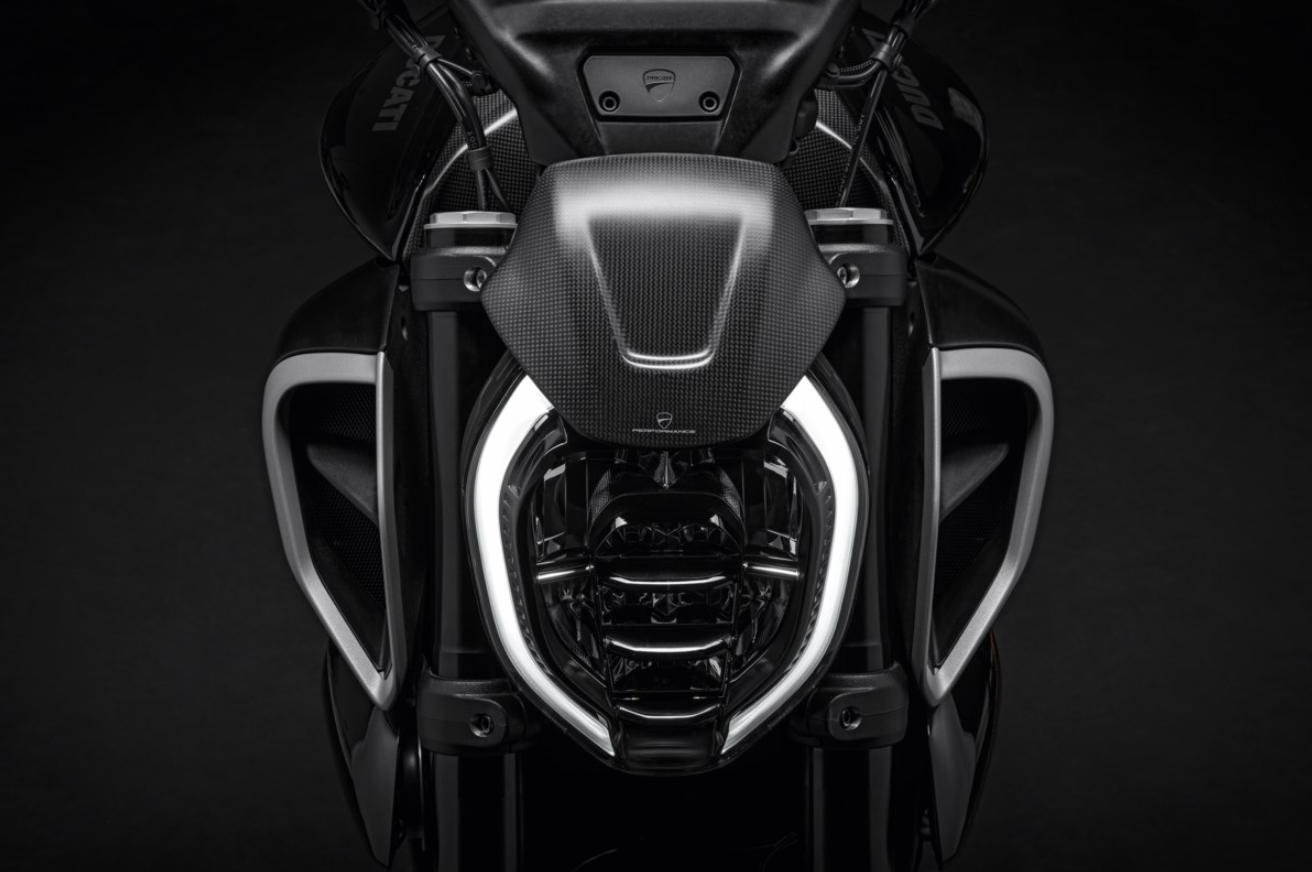 Diavel Carbon Lid For Headlight