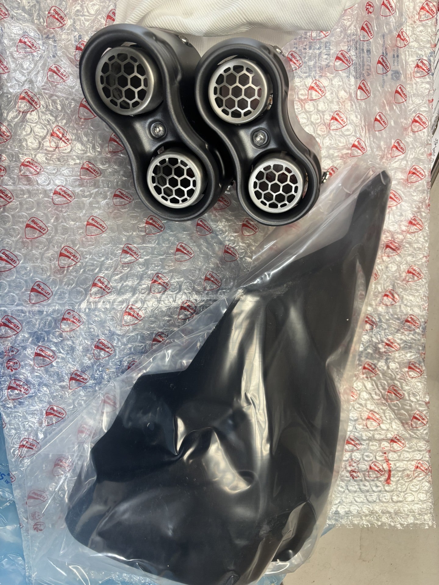 Diavel V4 Exhaust Cover